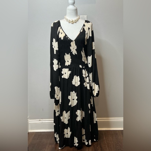 Ava & Viv Dresses & Skirts - Women’s Dress (Ava & Viv Smocked Bodice Dress)